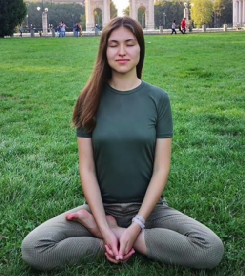 GirlMeditating